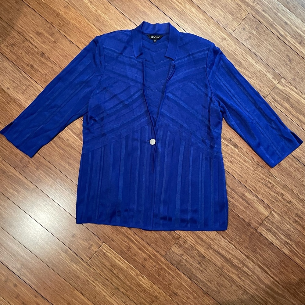 Misook Knit jacket, one button closure, 3/4 sleeve, beautiful fabric, size L.
